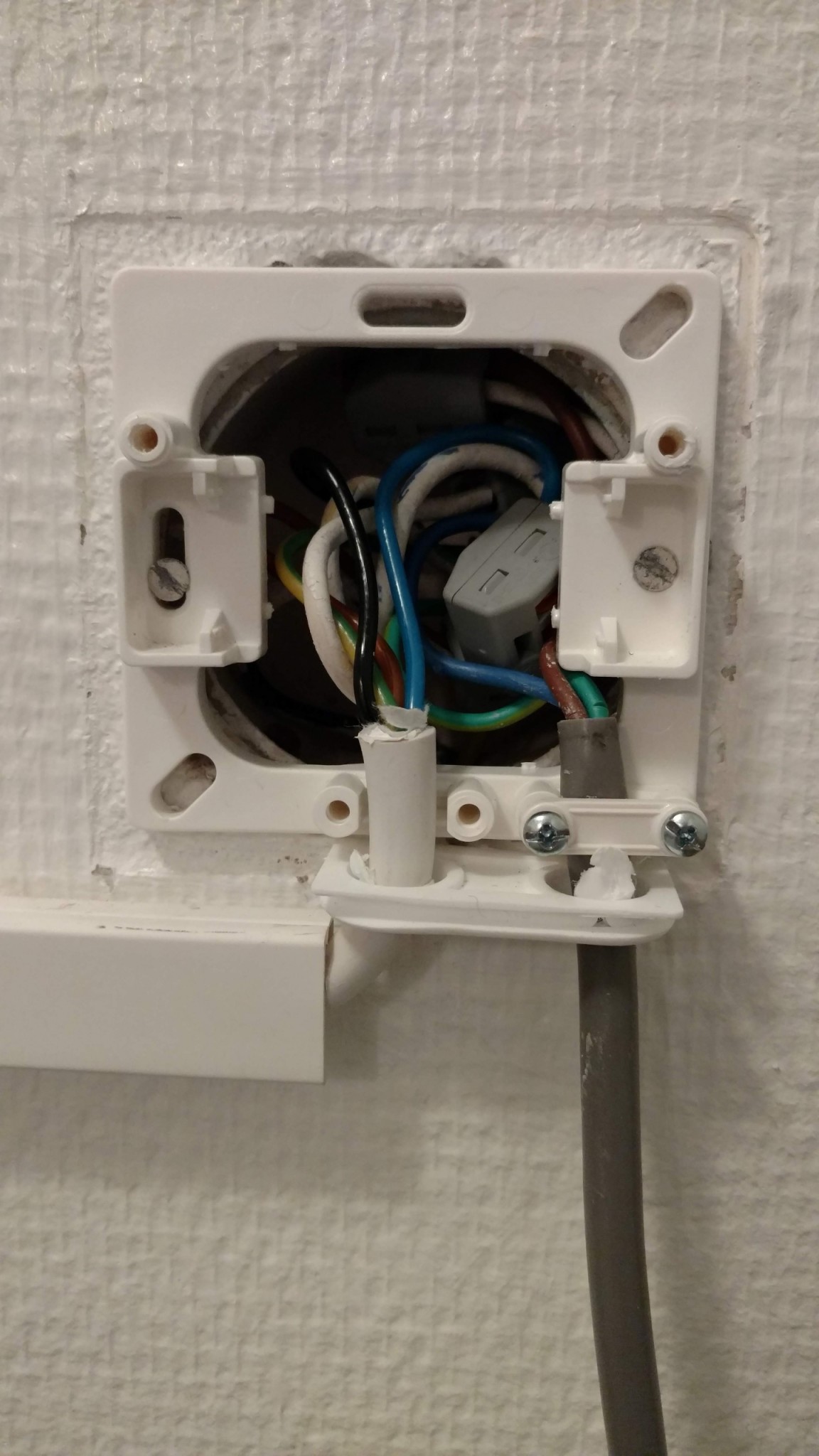 Fast installation av tvättmaskin till uttag | Byggahus.se