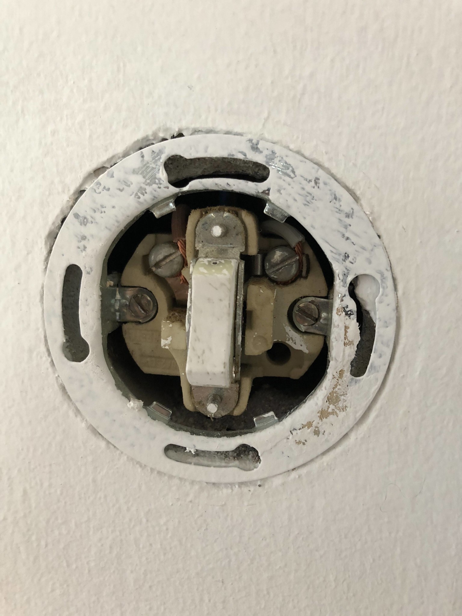 Plejd eller vanlig dimmer i gammal dosa Byggahus.se