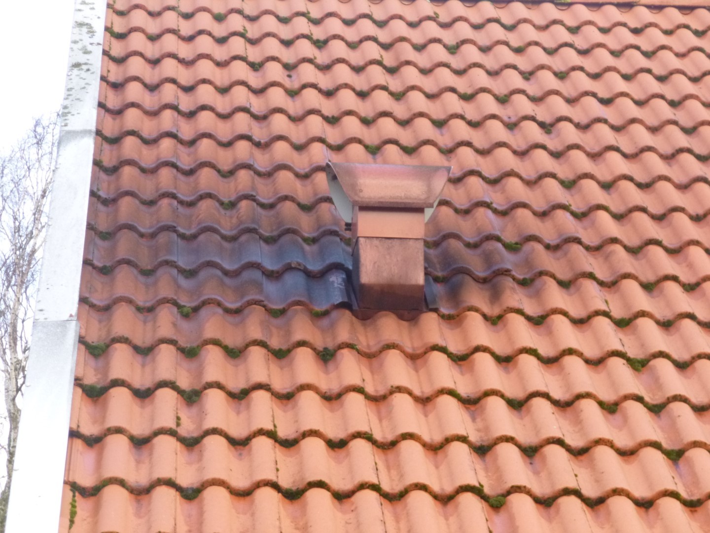 Smuts P Takpannor Vid Ventilationen Till V rmepumpen Byggahus se