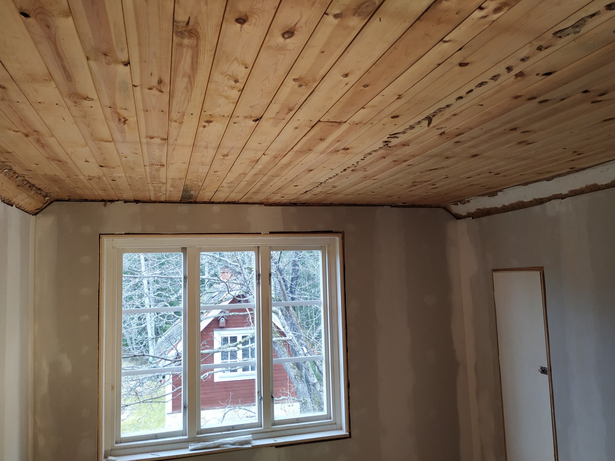 Hur snygga till innertaket som jag rivit fram? | Byggahus.se