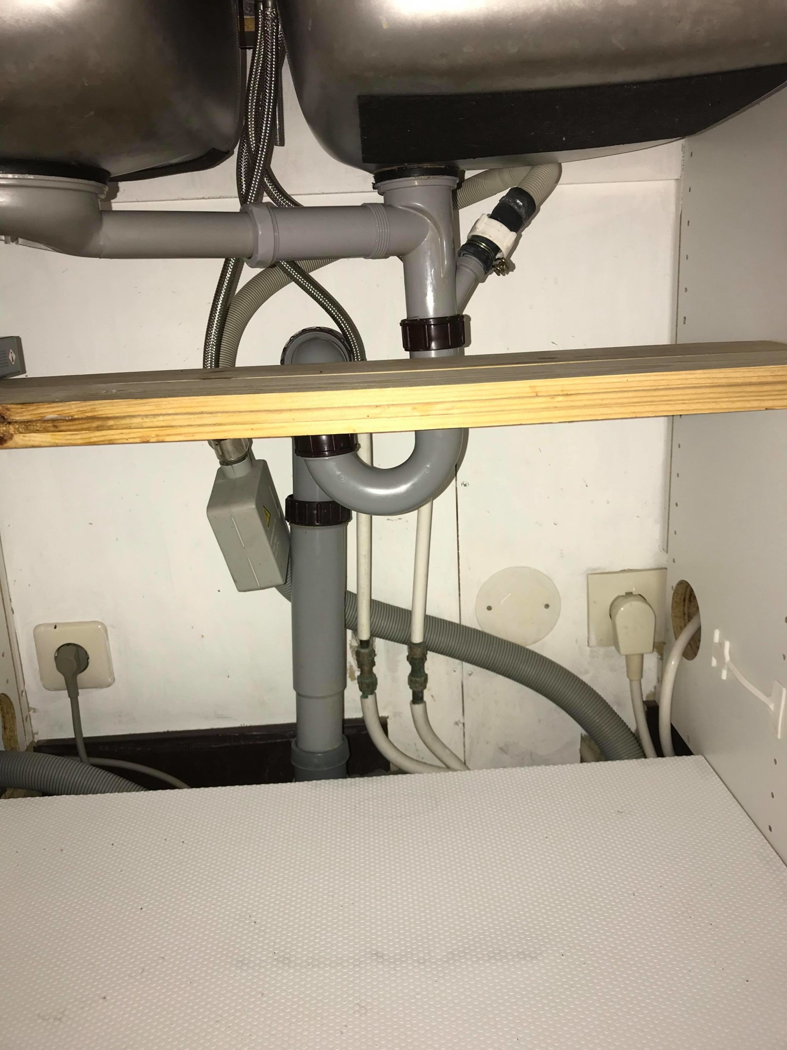 Tillopp till diskmaskinen samma som avlopp? Byggahus.se