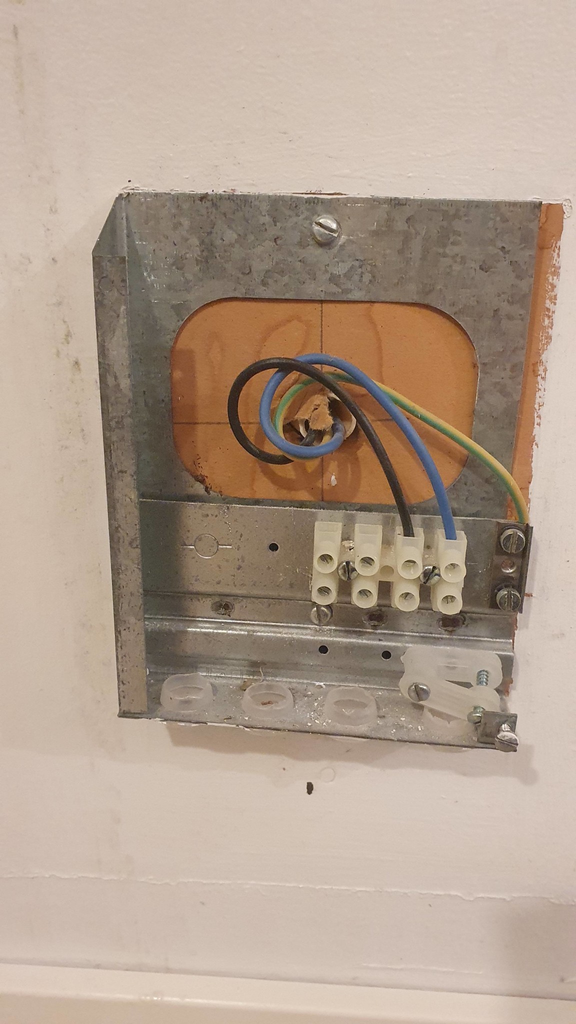 Koppla in 230V-element | Byggahus.se