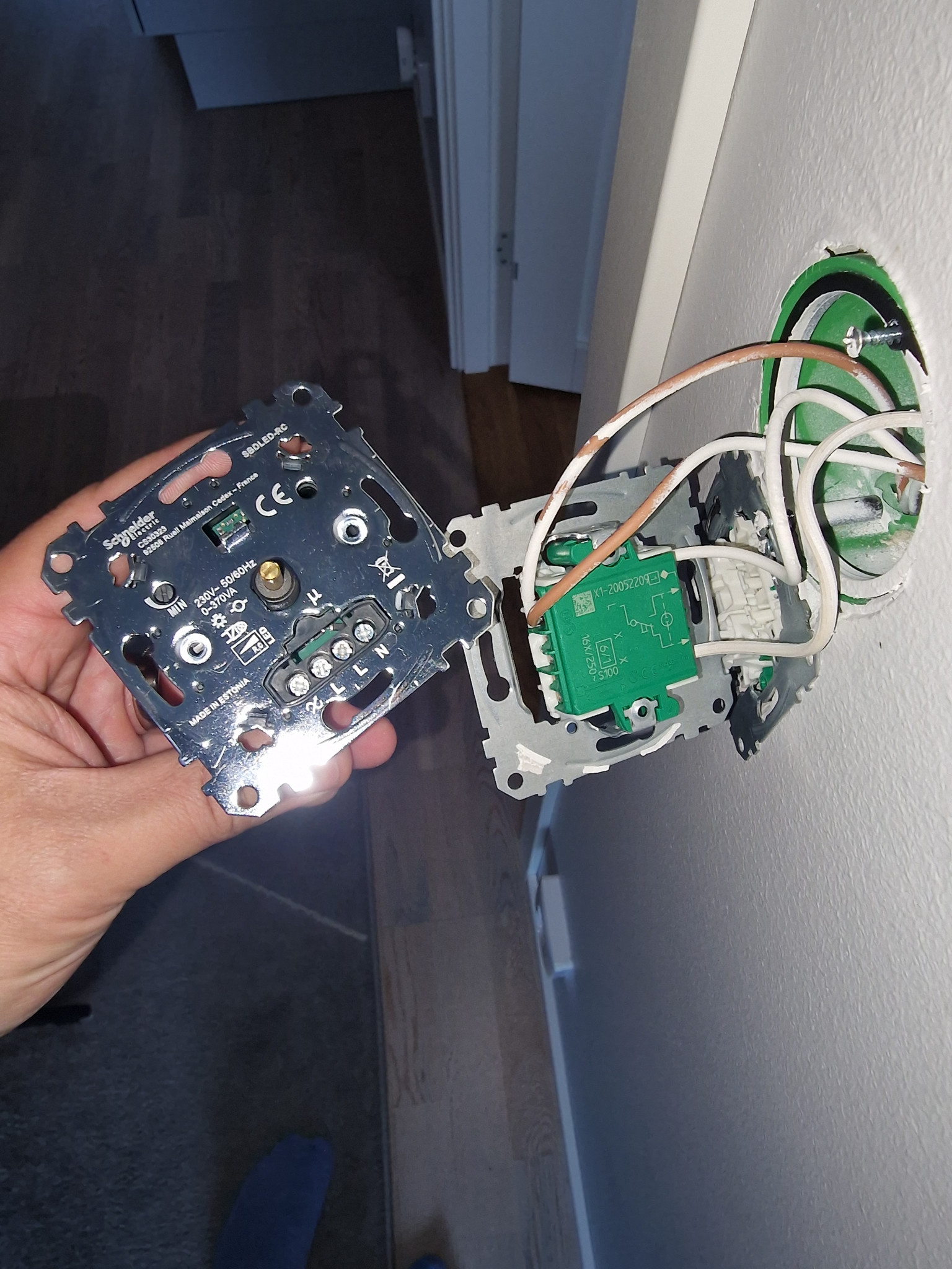 Dimmer Schneider hjälp | Byggahus.se