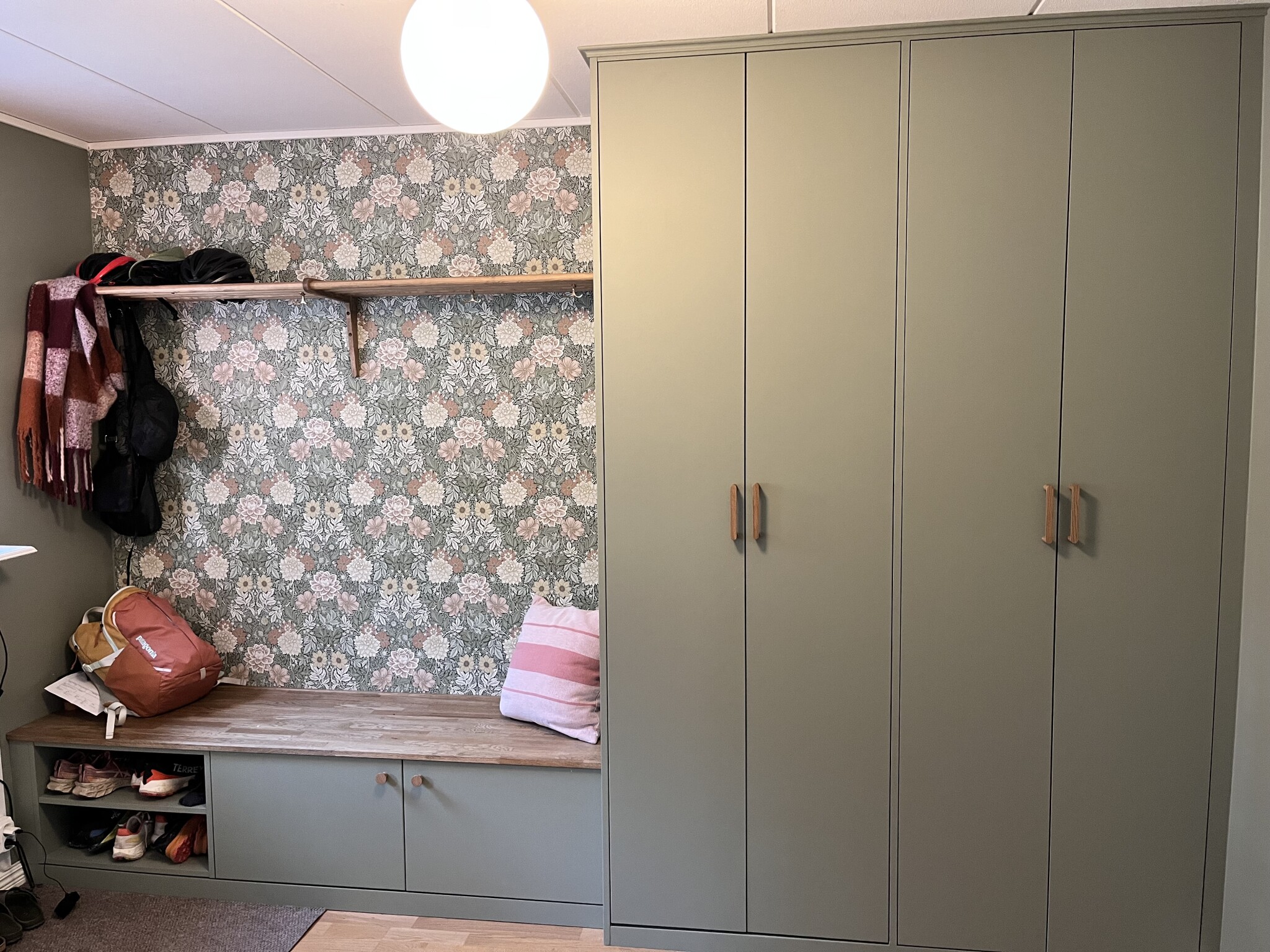 Bygga in PAX-garderob med 2,5cm till tak. | Sida 3 | Byggahus.se