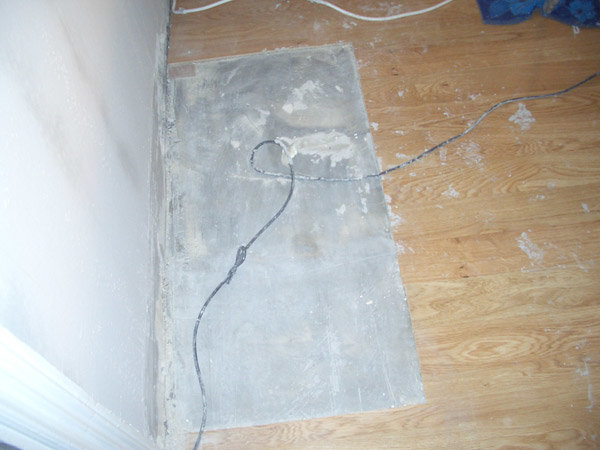 under_laminatgolvet_fusk.jpg