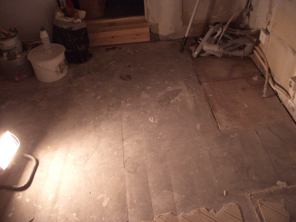 under_laminatgolvet_001.jpg