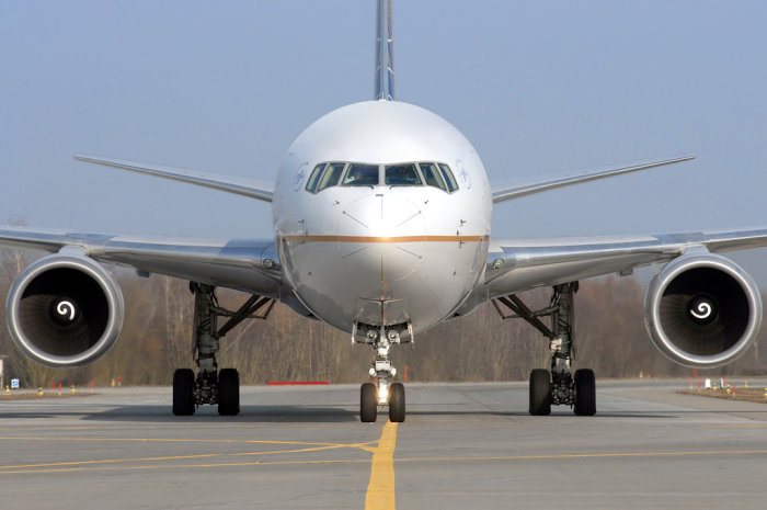 Continental_Airlines_Boeing_767-400ER_Wallner.jpg