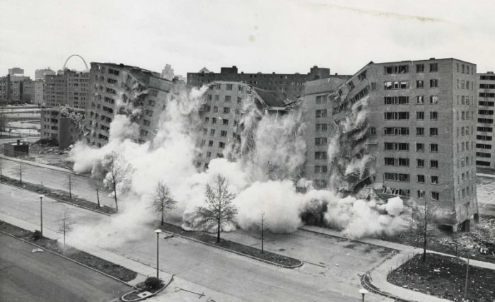 news-publichousing-demolition.jpg