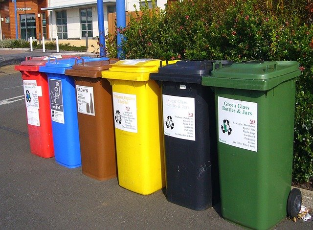 recycling-bins-373156_640.jpg