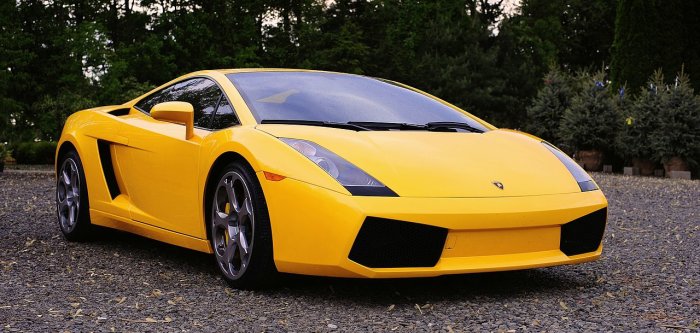 1280px-Yellow_Lamborghini_Gallardo_edit2.jpg