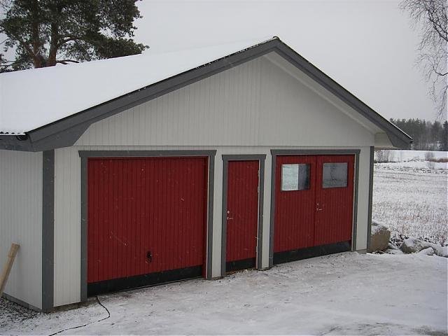 garage1.jpg