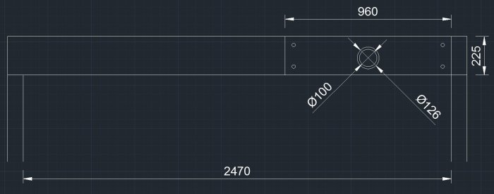 Skisse av en limtrebjelke med dimensjoner 225x90mm og spennvidde 2470mm, med markeringer for et hull på Ø100mm til Ø126mm og forsterkningsplate.