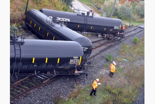 railroaded-cn-derailment-photo-brampton-oct-7-2013.jpg