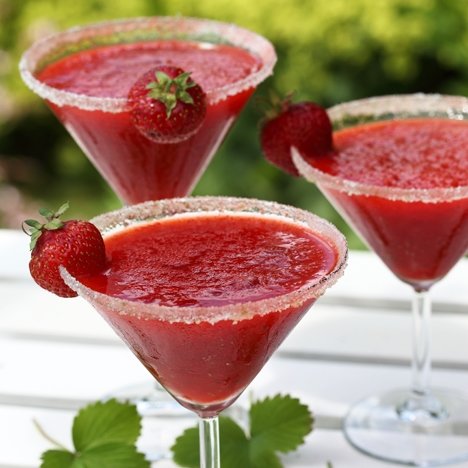 Strawberry_daiquiri-f845051d21494f42825b9ef314dddb89__b468m.jpg