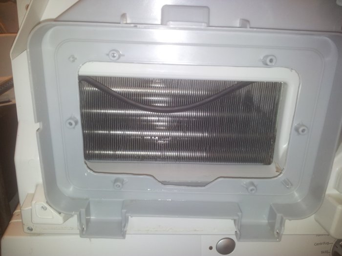 Siemens WT46W360DN-Renslucka-1.jpg