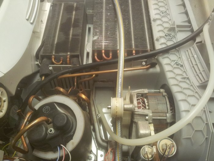 Siemens WT46W360DN-Pump.jpg
