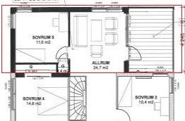 Arkitektonisk situationsplan med tillbyggnad markerad i rött, visar hall och trappa.