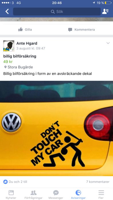 Gul bil med dekaltexten "DON'T TOUCH MY CAR" och bild av figur som använder basebollträ.