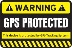Gul och svart varningsetikett med texten "WARNING GPS PROTECTED This device is protected by GPS Tracking System".