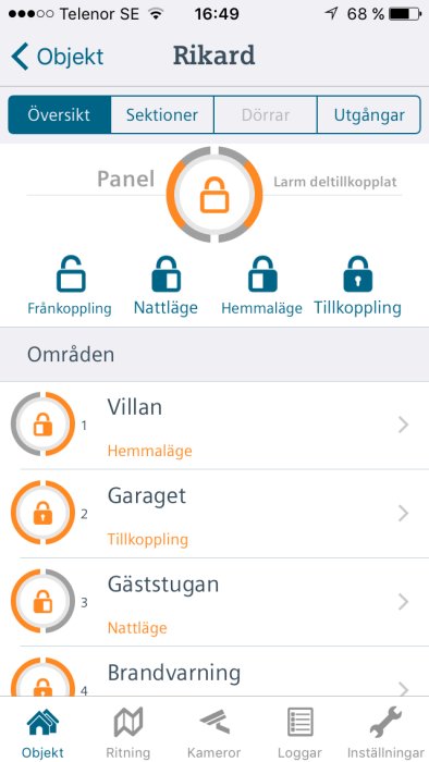 Skärmdump av en app som visar olika säkerhetslägen såsom larmkopplingar för hemmet, garaget, gäststugan.