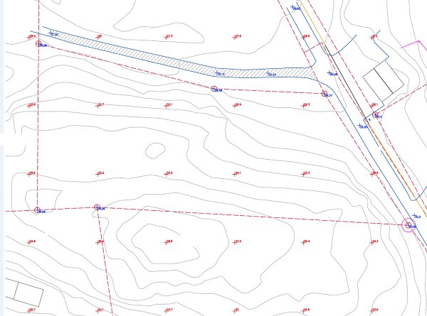 Topografisk karta i PDF med höjdkurvor, vägar och markeringar som skickats från kommunen för byggprojektplanering.