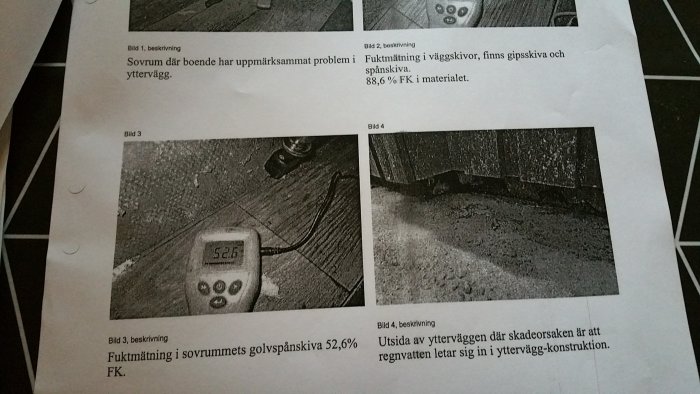 Fuktmätare visar 52,6% fuktighet i golvskiva under byggprojekts utredning.