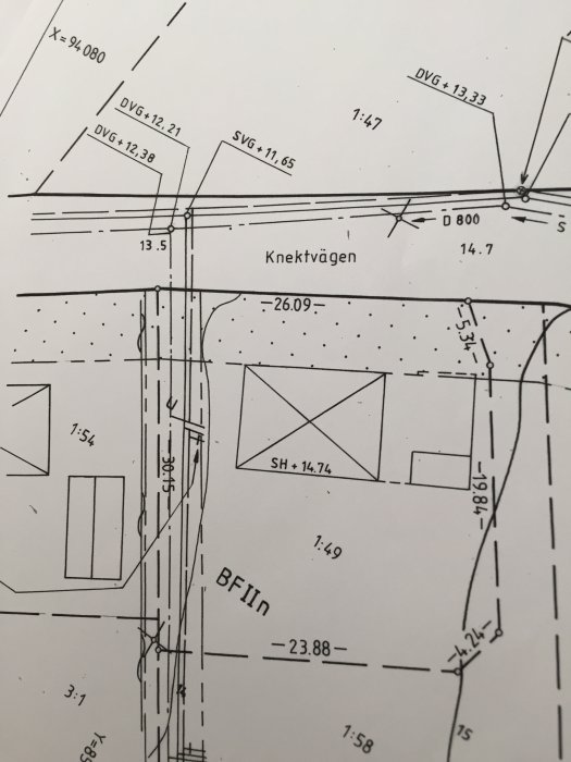 Byggplanritning som visar markerat område för ett uterum med dimensioner, ej på prickat område.