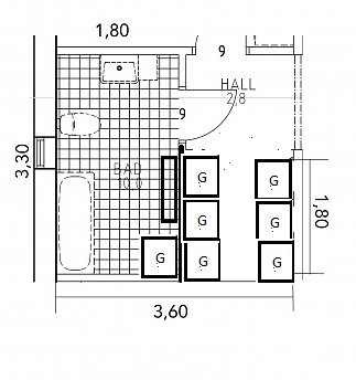 Ritning över ett stort badrum med planerad förlängning av intilliggande hall för ytterkläder och skoförvaring.