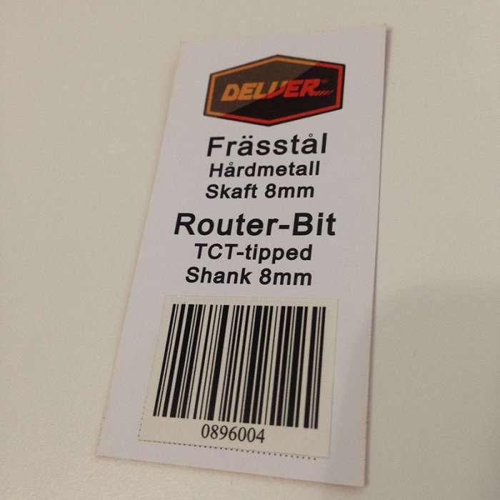 Etikett för frässtål med TCT-spets, Router-Bit, 8mm skaft samt streckkod.