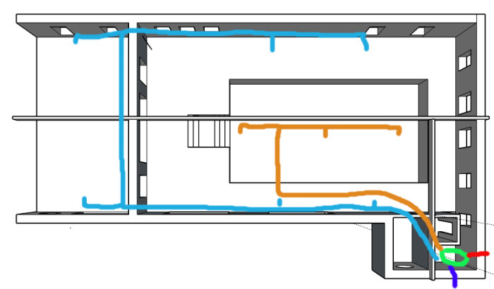 Skiss av planerad ventilation med färgkodade kanaler: tilluft i ljusblått, frånluft i brunt och FTX-anslutningar i rött och mörkblått.