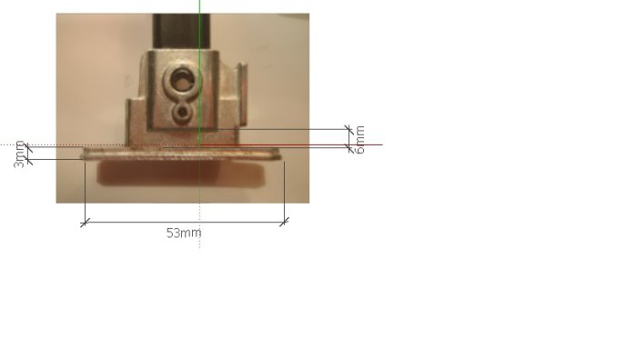Närbild av ett metallbeslag med mätmarkeringar som anger 37mm, 53mm och 10mm mått.