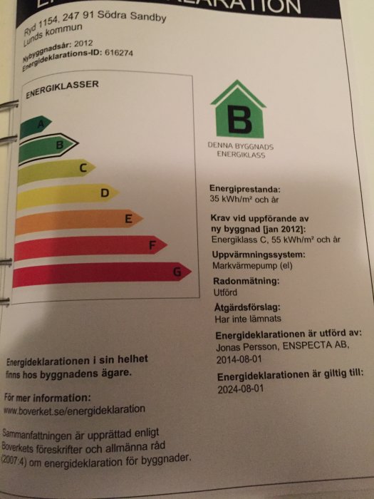 Bild på energideklaration med energiklass B och diverse uppgifter om byggnaden och dess energiförbrukning.