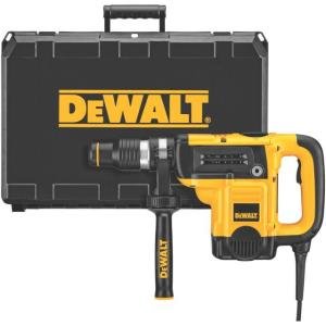 DeWalt D25602 bilmaskin med tillhörande svart och gul väska.