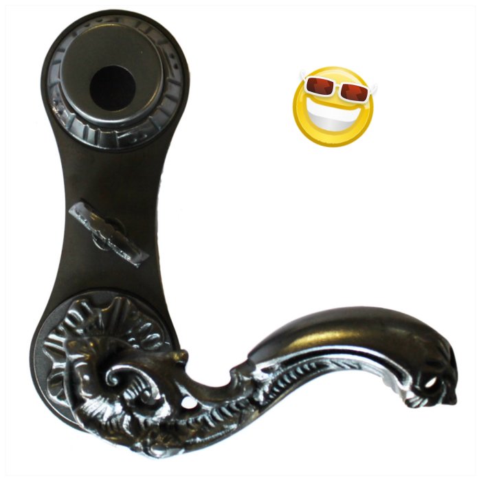Bild av ett svart, klassiskt dörrhandtag med ornamental design på vit bakgrund och en smiley med solglasögon.