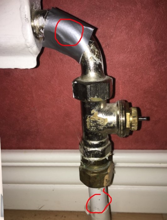 Radiatorkoppling med temperaturskillnad markering, använd ir-termometer för att mäta värmeutsläpp.