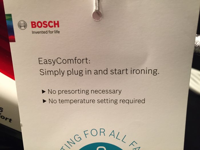 Bosch EasyComfort strykjärnskartong med instruktioner om att inget sortering eller temperaturinställning krävs.