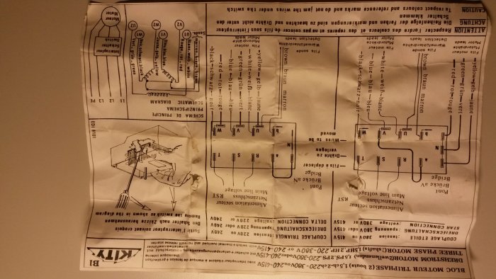 Schematisk bild av ett kopplingsschema för en motor, visande kabelfärg och anslutningar.