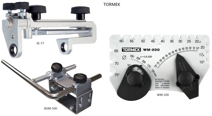 Bild på Tormek slipningstillbehör, inklusive SE-77 fyrkantsanläggning och BGM-100 hållare bredvid en WM-200 vinkelmätare.
