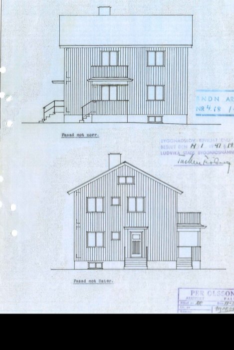 Arkitektritningar av ett hus från 1947 med tydliga illustrationer av fönstren och fasaden mot norr och söder.