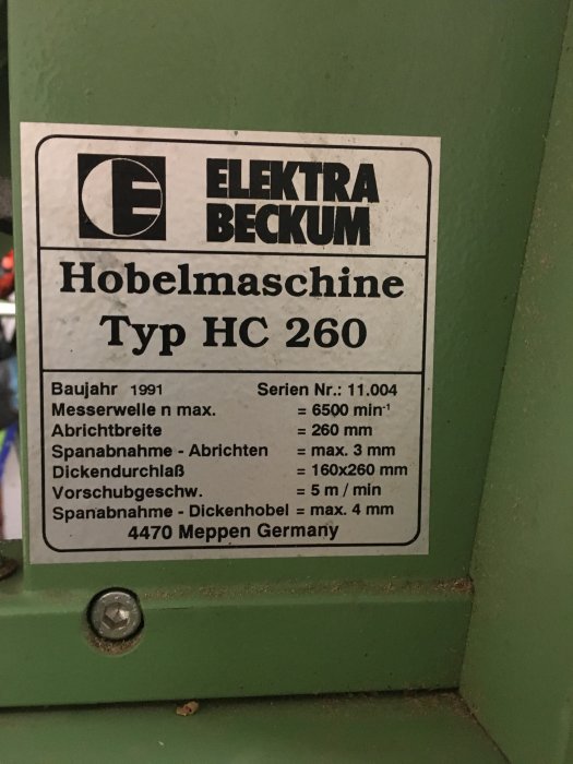 Typskylt på Elektra Beckum planhyvelmaskin modell HC 260 från 1991 med tekniska specifikationer.