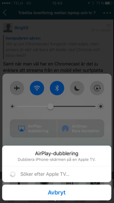 Skärmdump från iPhone som visar AirPlay-dubblering aktiverad och söker efter Apple TV.