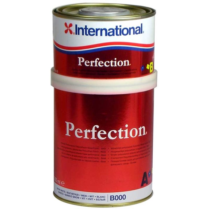En burk International Perfection färg i rött och vitt, använd för att måla om badkar.