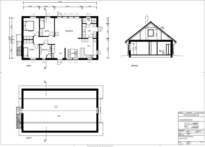 Bygglovsritningar från 2009 visar planvy och sektion av ett bostadshus samt garage/stallritning.