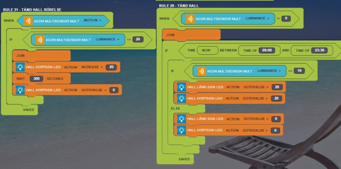 Skärmdump av två programmeringsregler för belysning, visualiserade med block av kod mot strandbakgrund.