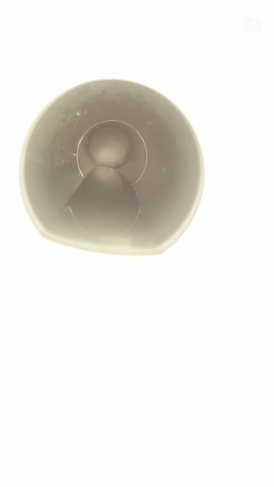 Interiörvy av en öppen golvbrunn utan synliga blockeringar.