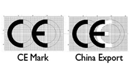 Två logotyper intill varandra, till vänster EU:s CE-märke och till höger det liknande China Export-märket.