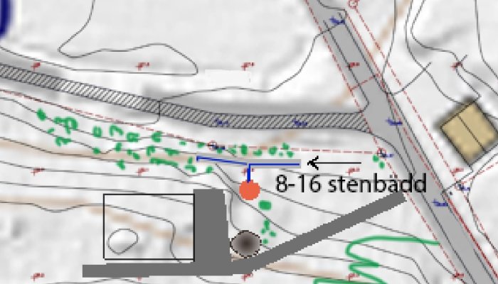 Skiss i Paint visar placering av reningsverk med anslutande 8-16 stenbädd och ledningsdragning.