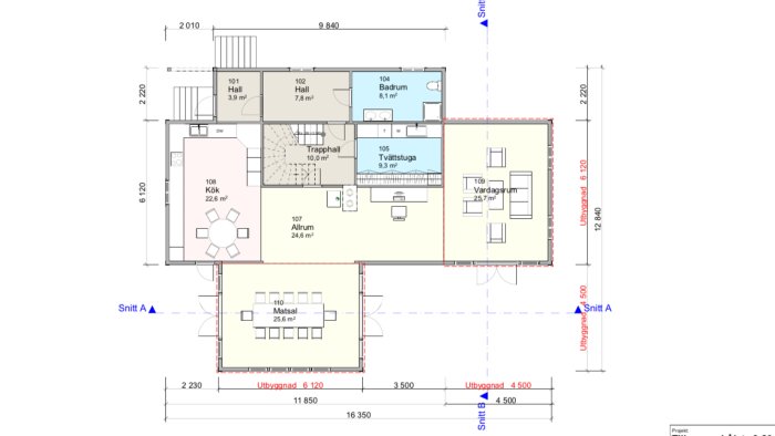 Arkitektritning av en bostadsplan med betecknade rum såsom kök, badrum och vardagsrum samt dimensioner.