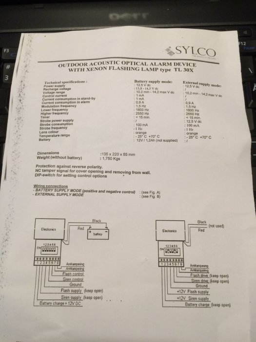 Tekniskt datablad och kopplingsschema för Sylico larmsiren TL-30x, med instruktioner för batteri- och extern strömförsörjning.