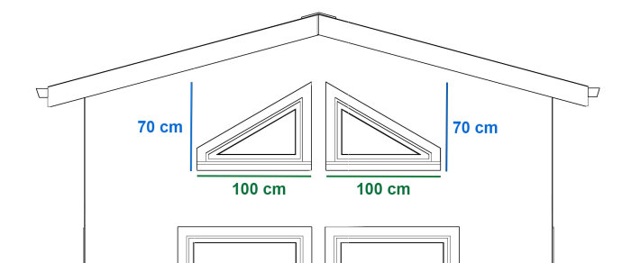 Ritning av en husfasad med måttangivelser för två fasta triangelfönster i pvc, bredvid fyrkantiga fönster.